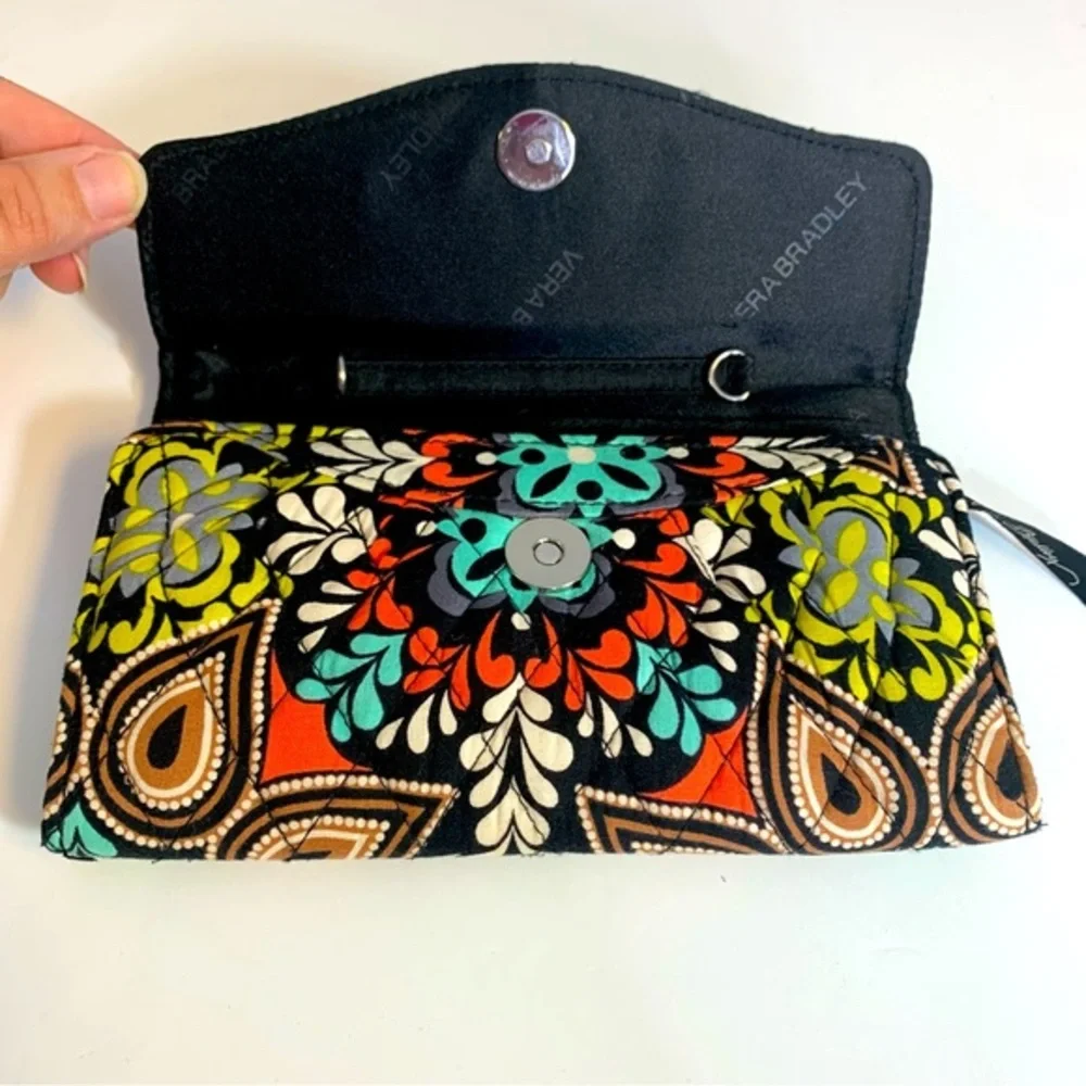 Vera Bradley Sierra Strap Trifold Wallet‎